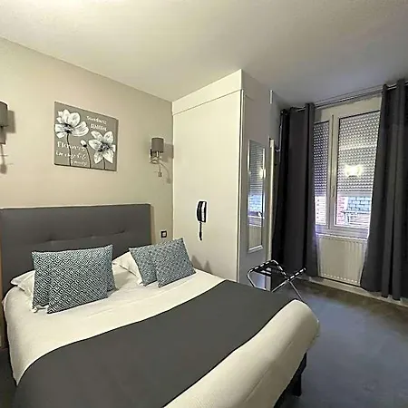 فندق Le Saint-yves 3*