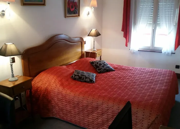 Отель Le Saint-yves 3*