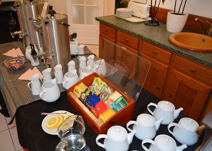 Отель Le Saint-yves 3*